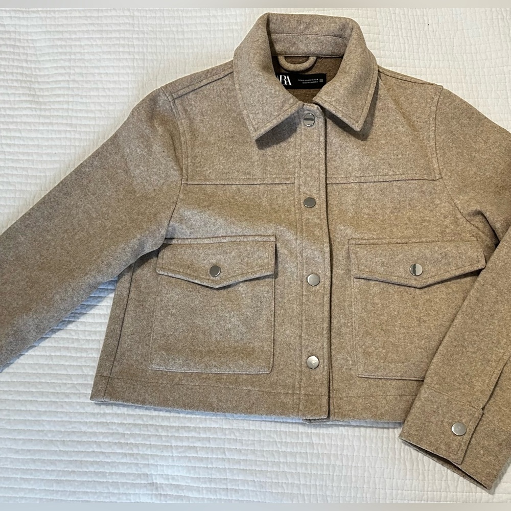 Zara Beige collared button front felt cropped jacke